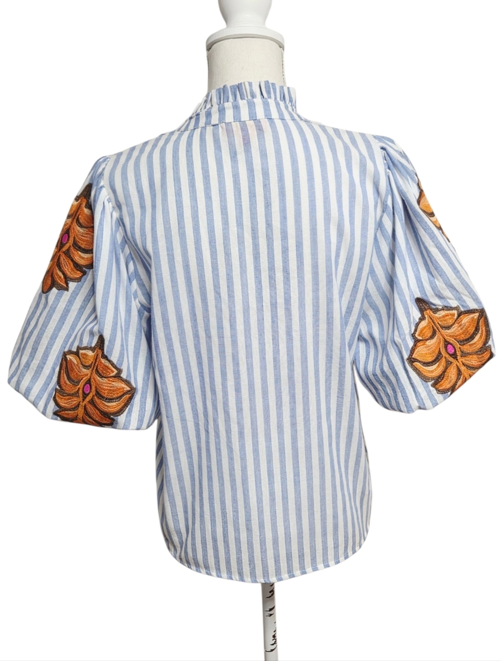 THML Cassie Leaf Embroidered Puff Sleeve Blouse Top Medium - Picture 3 of 6